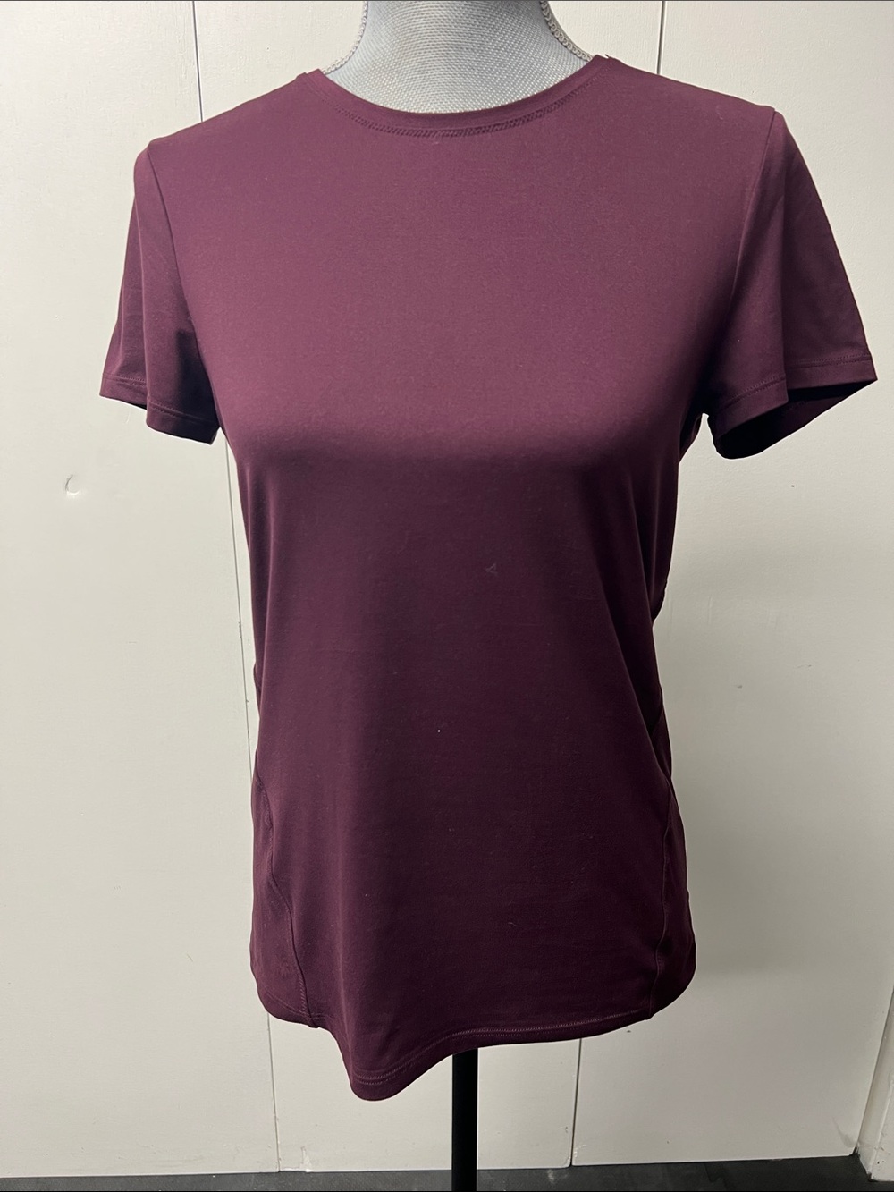 Athleta Short Sleeve Crewneck Tee in Plum